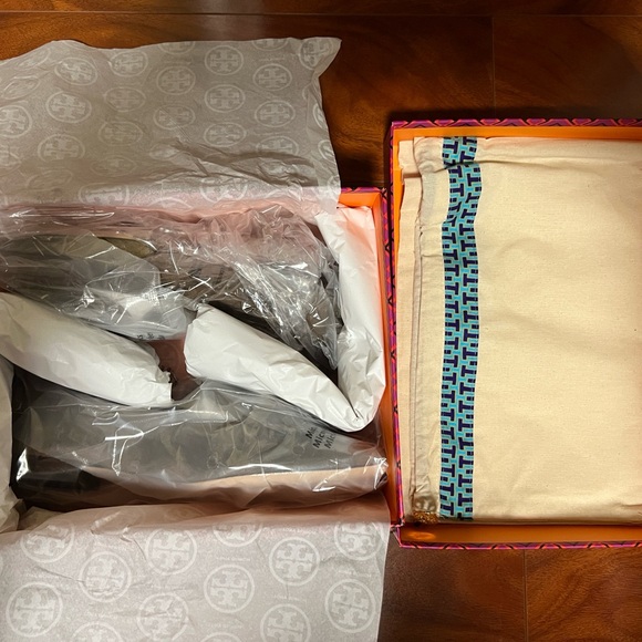 Tory Burch Metal Miller 15 MM -Tan/Brown - NWT - Picture 3 of 7